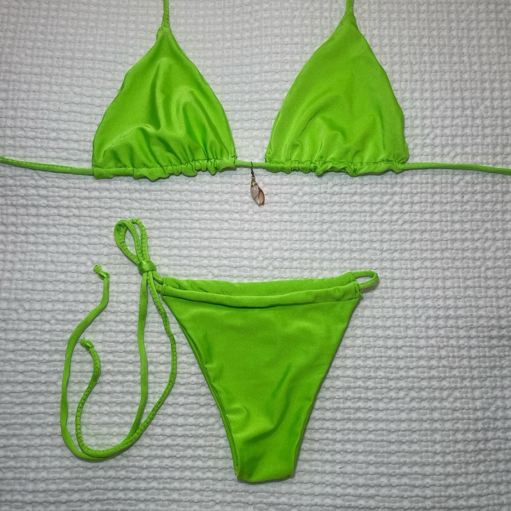 brat bikini set 💚